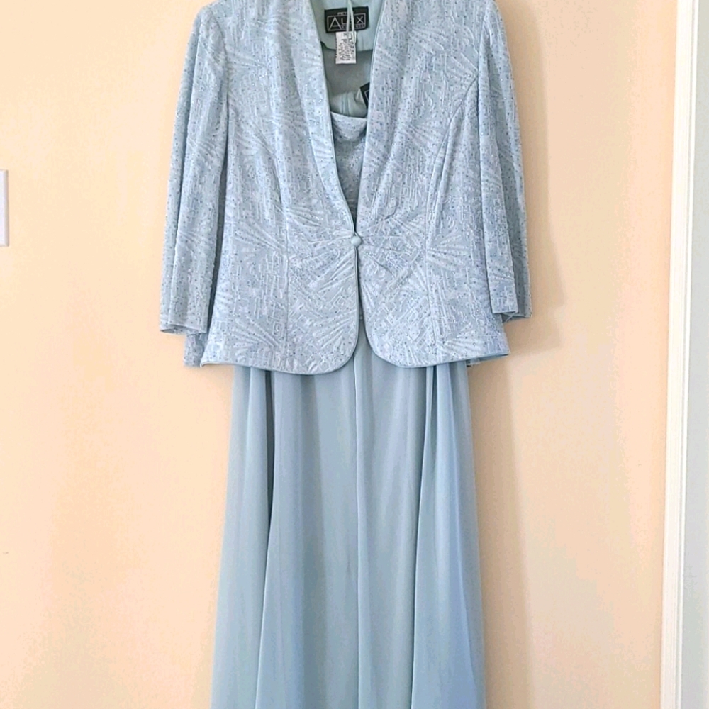 Blue mother of bride like dress w/ jacket